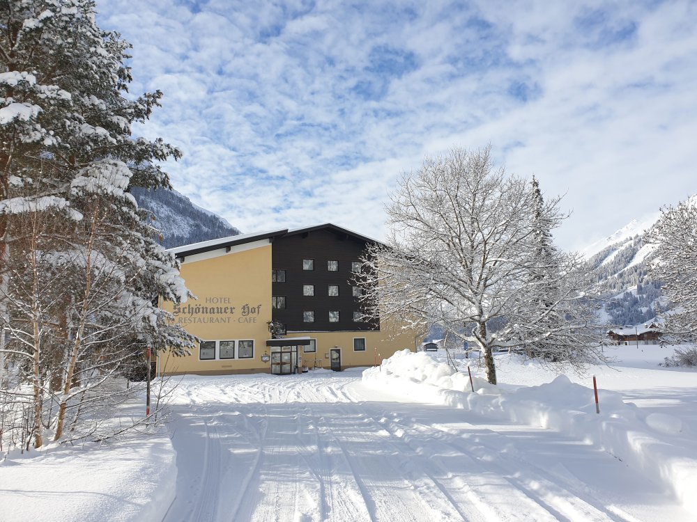 hotel-schoenauerhof-winteransicht-112556.jpg