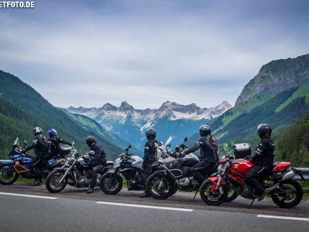 Schnäppchenwochen mit zwei geführten Motorradtouren